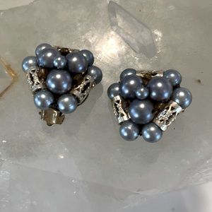 (2/$10) Vintage Clip-on Earrings